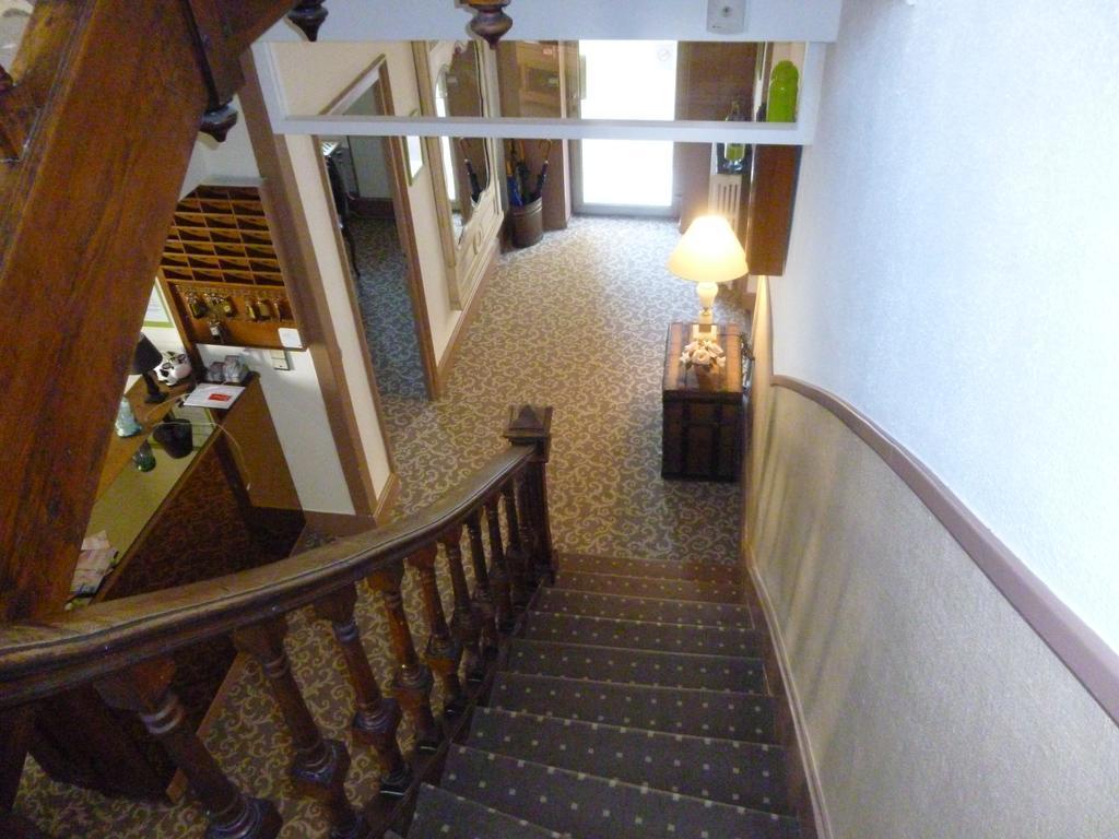 Hotel California Vichy Esterno foto