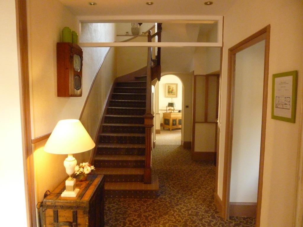 Hotel California Vichy Esterno foto