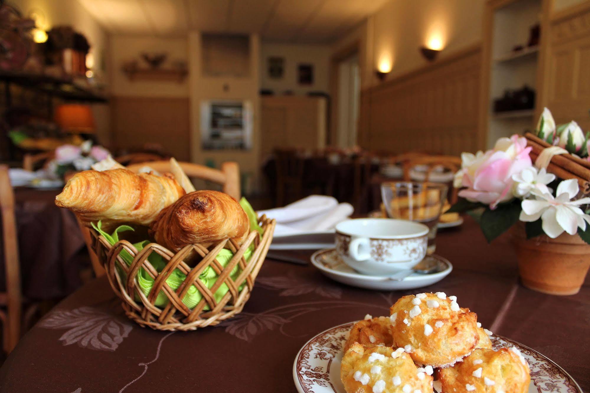 Hotel California Vichy Esterno foto