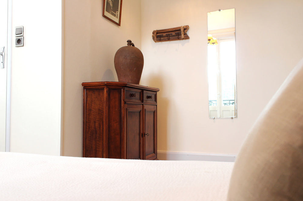 Hotel California Vichy Esterno foto